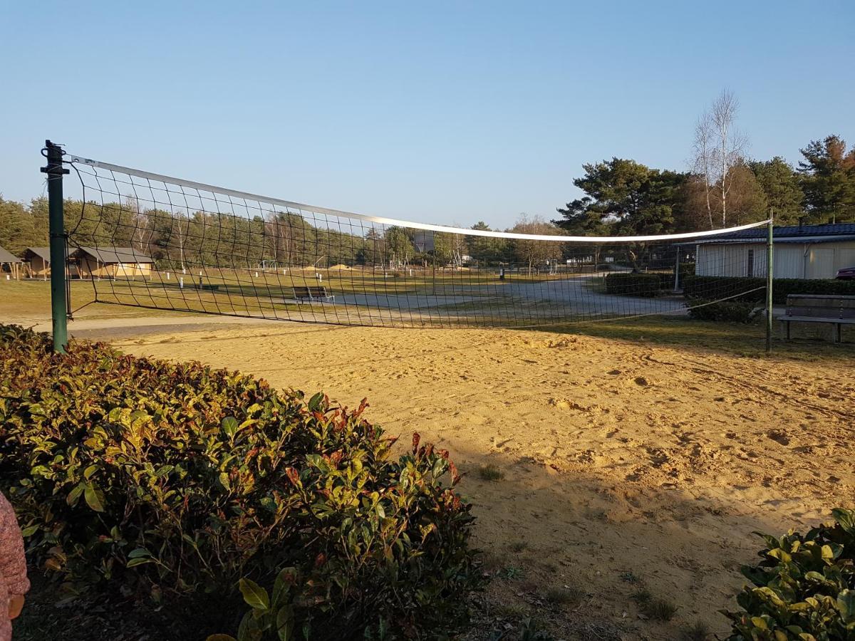 " Casitacuriosa " Chalet Op Camping Met Buitenzwembad Balen Exterior foto